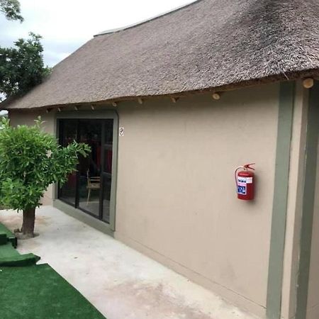 Lehae Lodge Acornhoek Екстер'єр фото