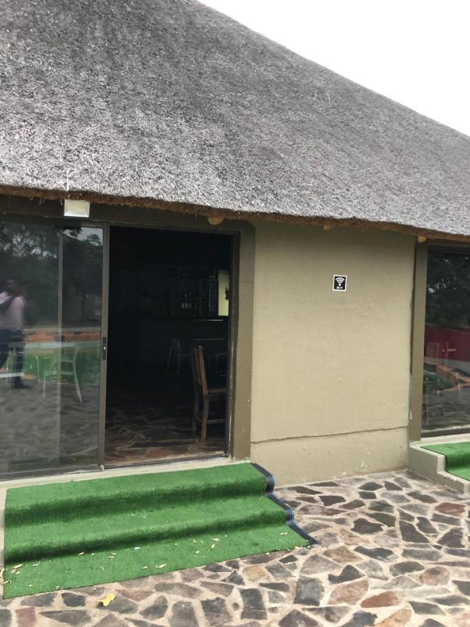 Lehae Lodge Acornhoek Екстер'єр фото