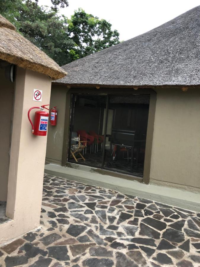 Lehae Lodge Acornhoek Екстер'єр фото